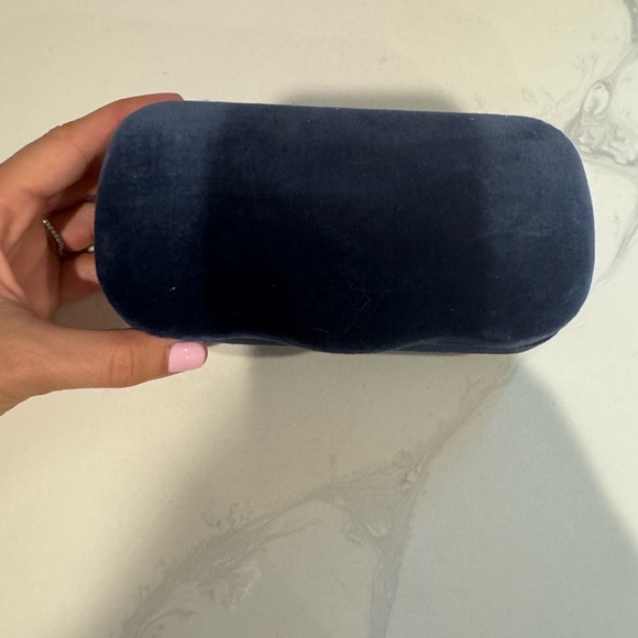 Authentic Gucci sunglasses. - Picture 6 of 6